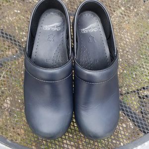 Danko matte black shoes